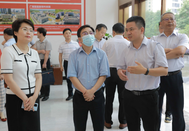 湖南省政協(xié)副主席賴(lài)明勇一行就“穩(wěn)經(jīng)濟(jì)、惠民生、保安全”來(lái)長(zhǎng)調(diào)研